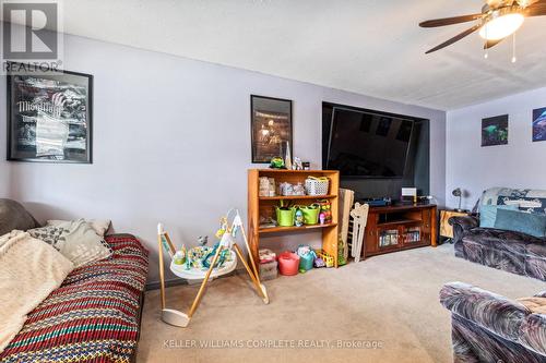 127 Grosvenor Avenue N, Hamilton (Crown Point), ON - Indoor Photo Showing Bedroom