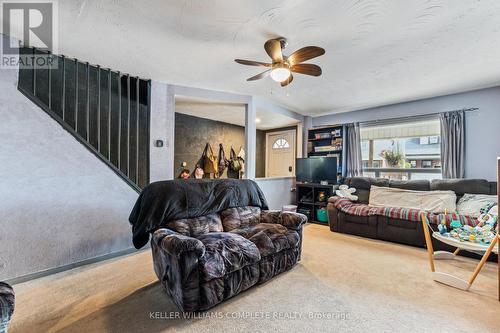 127 Grosvenor Avenue N, Hamilton (Crown Point), ON - Indoor Photo Showing Living Room