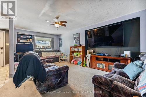 127 Grosvenor Avenue N, Hamilton (Crown Point), ON - Indoor Photo Showing Living Room