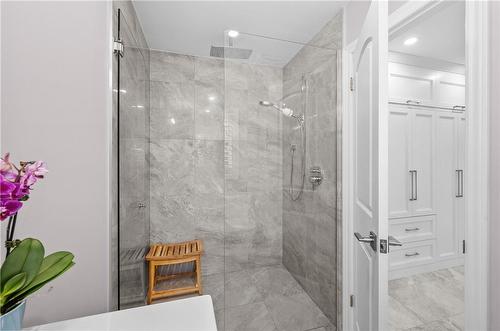 411 Sunset Drive, Oakville, ON - Indoor Photo Showing Bathroom