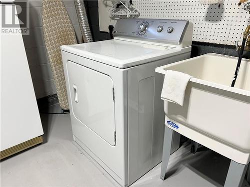 812 Morningside Crescent, Sudbury, ON - Indoor Photo Showing Laundry Room