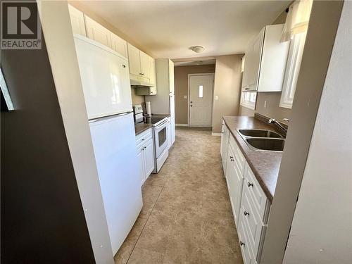 812 Morningside Crescent, Sudbury, ON - Indoor Photo Showing Kitchen With Double Sink