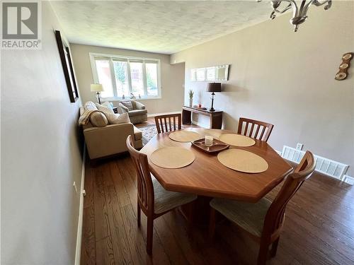 812 Morningside Crescent, Sudbury, ON - Indoor Photo Showing Dining Room