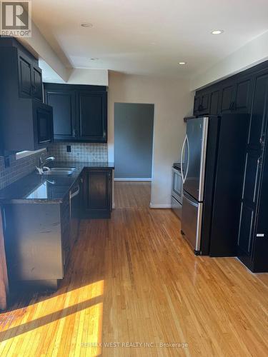 33 Goodman Crescent, Vaughan (Maple), ON - Indoor Photo Showing Kitchen