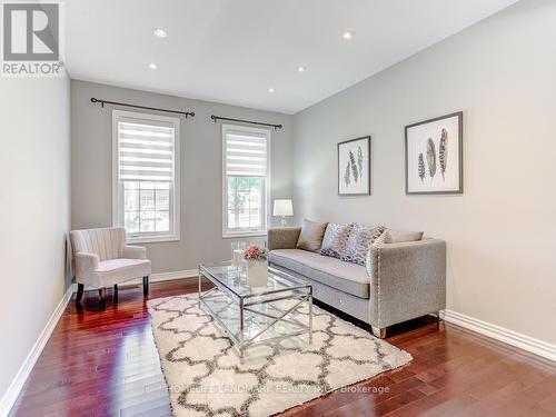 137 Alpaca Drive, Richmond Hill (Jefferson), ON - Indoor Photo Showing Living Room