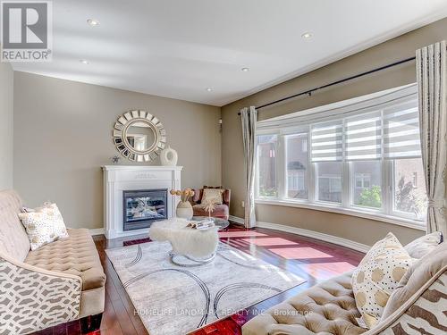 137 Alpaca Drive, Richmond Hill, ON - Indoor Photo Showing Living Room With Fireplace