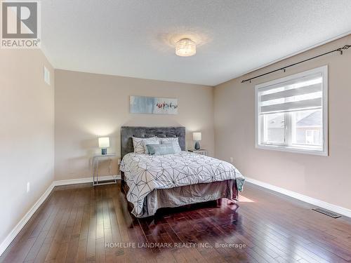 137 Alpaca Drive, Richmond Hill, ON - Indoor Photo Showing Bedroom