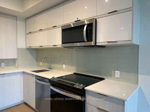 1407-10 Deerlick Crt, Toronto, ON - Indoor Photo Showing Kitchen With Upgraded Kitchen