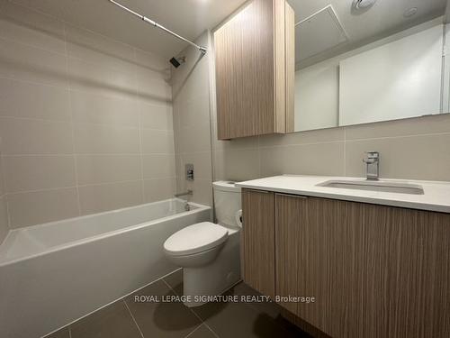 1407-10 Deerlick Crt, Toronto, ON - Indoor Photo Showing Bathroom