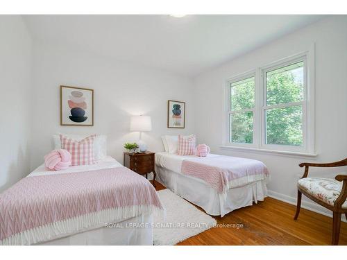 12 Donewen Crt, Toronto, ON - Indoor Photo Showing Bedroom