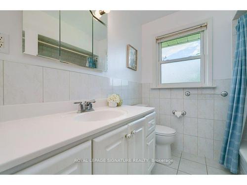 12 Donewen Crt, Toronto, ON - Indoor Photo Showing Bathroom