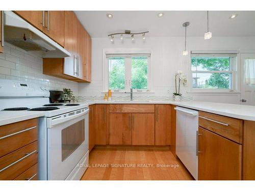 12 Donewen Crt, Toronto, ON - Indoor Photo Showing Kitchen