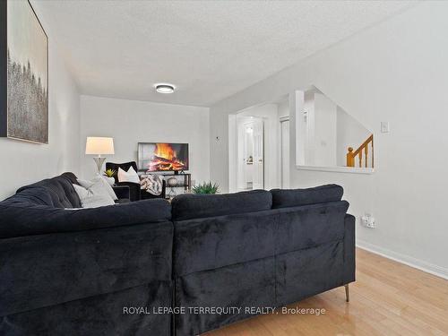 80 Dunlop Crt, Brampton, ON - Indoor Photo Showing Living Room