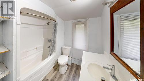 1317 Athol Street, Regina, SK - Indoor Photo Showing Bathroom