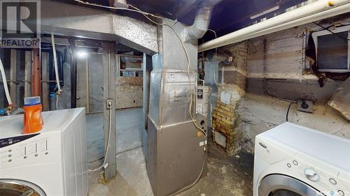 1317 Athol Street, Regina, SK - Indoor Photo Showing Laundry Room