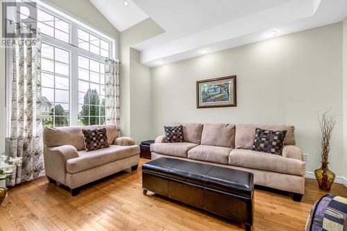 117 Doyles Road, St. John'S, NL - Indoor Photo Showing Living Room