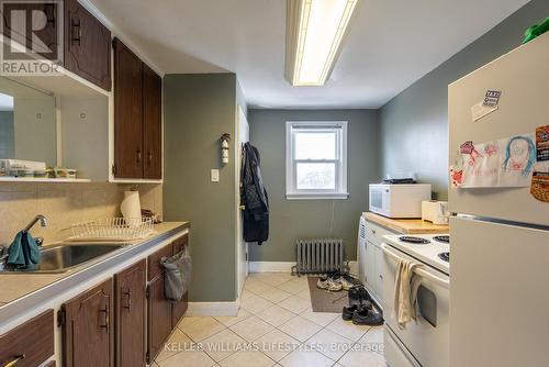 423 Paterson Avenue, London, ON - Indoor Photo Showing Kitchen