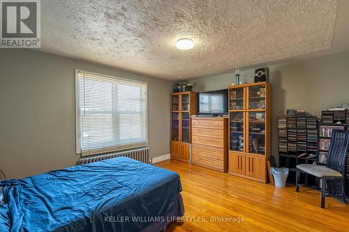 423 Paterson Avenue, London, ON - Indoor Photo Showing Bedroom