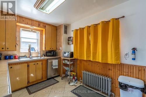 423 Paterson Avenue, London, ON - Indoor Photo Showing Kitchen