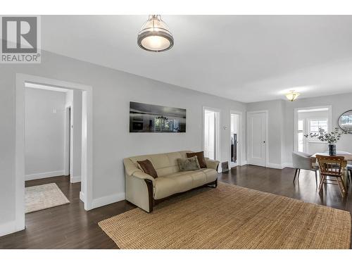 1477 Hemlock Street, Prince George, BC - Indoor Photo Showing Living Room