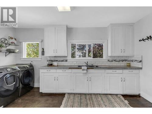 1477 Hemlock Street, Prince George, BC - Indoor Photo Showing Laundry Room