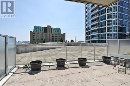 409 - 8 York Street, Toronto, ON - Outdoor