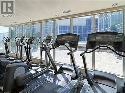 409 - 8 York Street, Toronto, ON - Indoor Photo Showing Gym Room