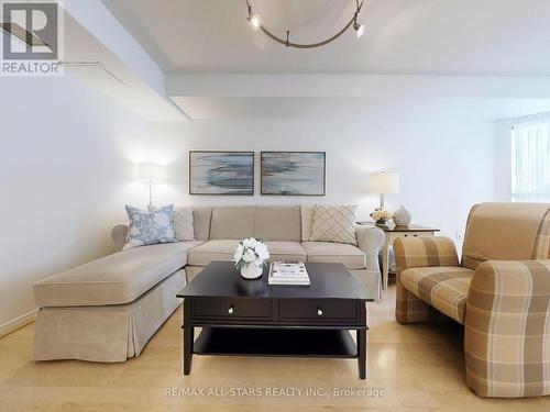 701 - 300 Balliol Street, Toronto (Mount Pleasant West), ON - Indoor Photo Showing Living Room