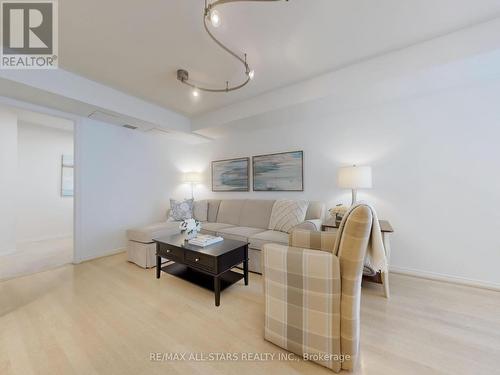 701 - 300 Balliol Street, Toronto (Mount Pleasant West), ON - Indoor Photo Showing Living Room