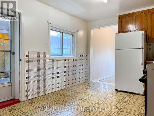 99 Euclid Avenue, Toronto (Trinity-Bellwoods), ON - Indoor Photo Showing Kitchen