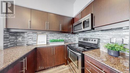 721 - 2885 Bayview Avenue, Toronto (Bayview Village), ON - Indoor Photo Showing Kitchen With Upgraded Kitchen