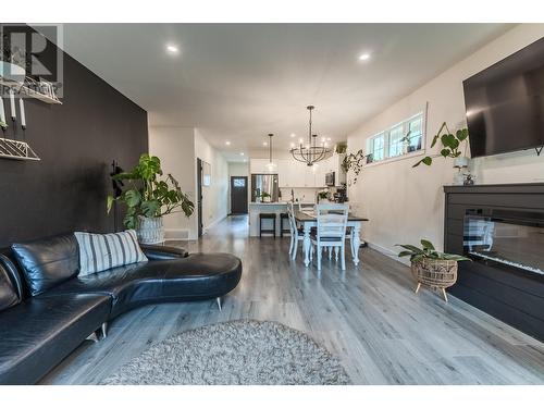 162-200 Grand Boulevard, Kamloops, BC - Indoor Photo Showing Living Room With Fireplace