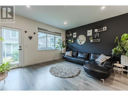 162-200 Grand Boulevard, Kamloops, BC - Indoor Photo Showing Living Room