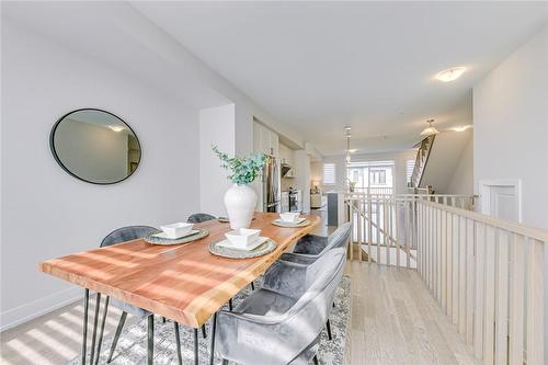 1488 Yellow Rose Circle, Oakville, ON - Indoor Photo Showing Dining Room