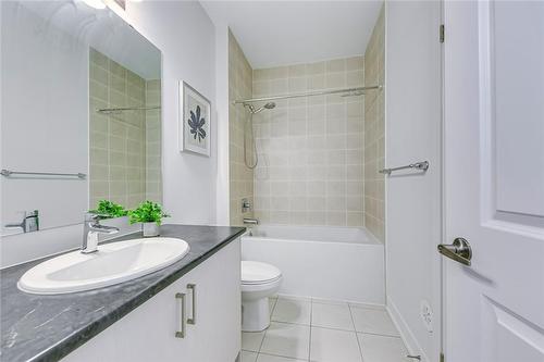 1488 Yellow Rose Circle, Oakville, ON - Indoor Photo Showing Bathroom