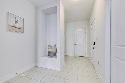 1488 Yellow Rose Circle, Oakville, ON - Indoor Photo Showing Other Room