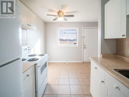 5498 Lassaline Street, Windsor, ON - Indoor Photo Showing Kitchen