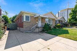 139 Tragina Avenue S  Hamilton, ON L8K 2Z9