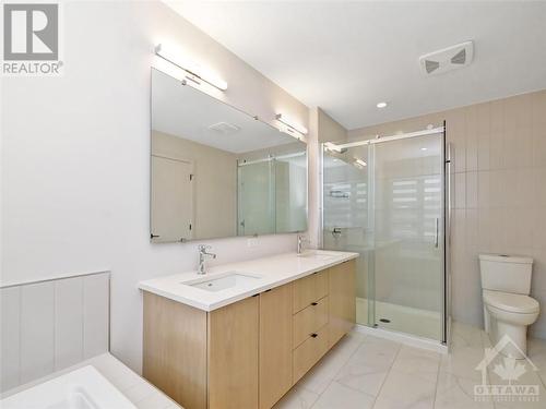 978 Acoustic Way, Ottawa, ON - Indoor Photo Showing Bathroom