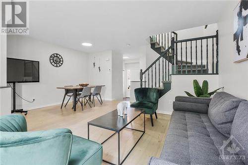 54 Margrave Avenue, Ottawa, ON - Indoor Photo Showing Living Room