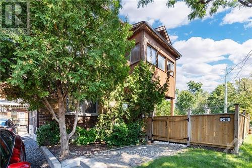 215 Argyle Avenue, Ottawa, ON - Outdoor