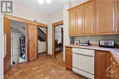 215 Argyle Avenue, Ottawa, ON - Indoor Photo Showing Kitchen