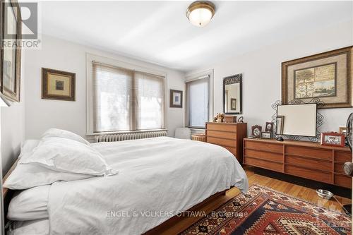 215 Argyle Avenue, Ottawa, ON - Indoor Photo Showing Bedroom