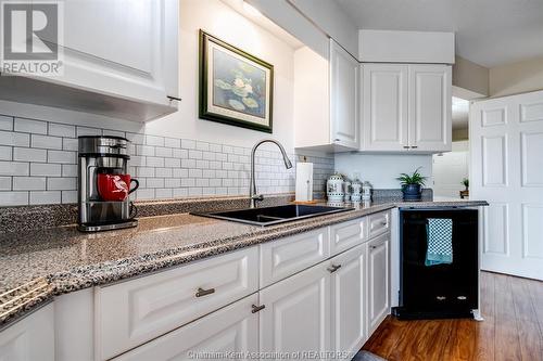 10 Van Allen Avenue Unit# 703, Chatham, ON - Indoor Photo Showing Kitchen With Double Sink