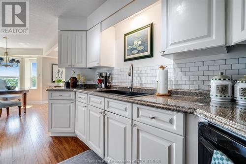 10 Van Allen Avenue Unit# 703, Chatham, ON - Indoor Photo Showing Kitchen With Double Sink