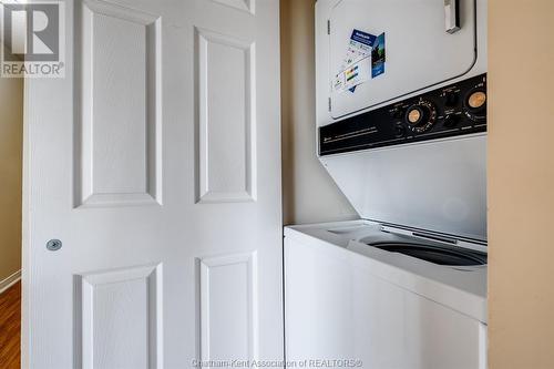 10 Van Allen Avenue Unit# 703, Chatham, ON - Indoor Photo Showing Laundry Room