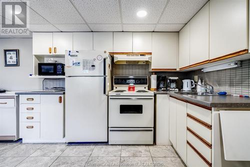 10 Van Allen Avenue Unit# 703, Chatham, ON - Indoor Photo Showing Kitchen