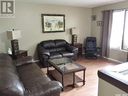 534 Main Street, Hudson Bay, SK - Indoor Photo Showing Living Room