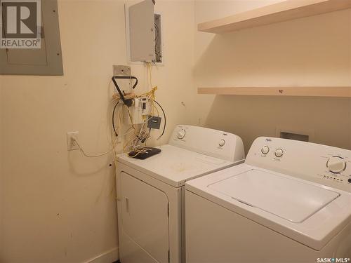 731 Argyle Street, Regina, SK - Indoor Photo Showing Laundry Room