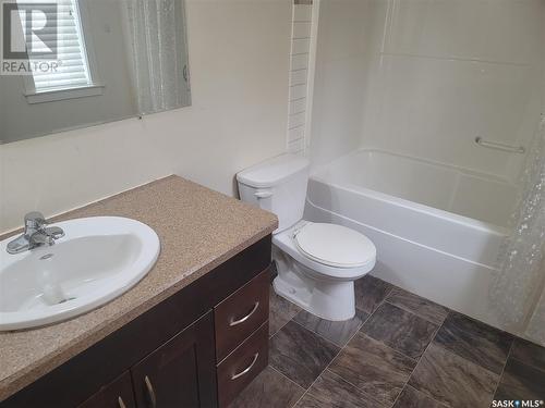 731 Argyle Street, Regina, SK - Indoor Photo Showing Bathroom